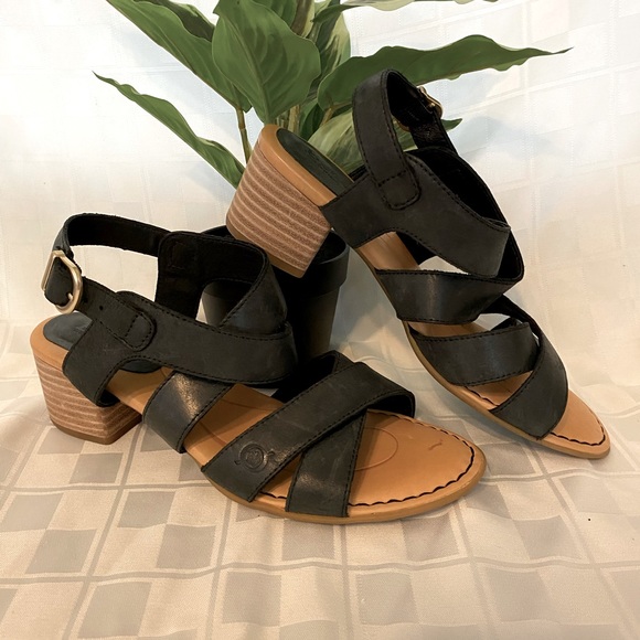 Born Shoes - BORN black leather block heel comfort sandals F22203 size 7